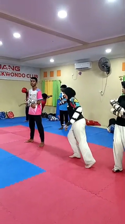 TC Kyorugi Kelas Remaja